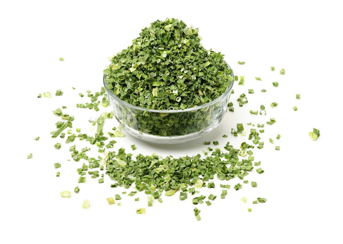 Dehydrated chives